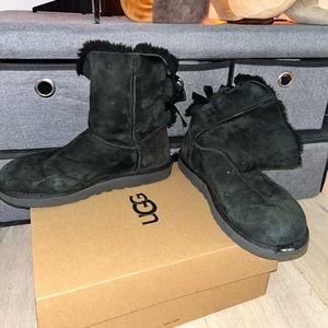 🍂🍁 › UGGS Bailey Bow II 🍁🍂comes in ugg box
